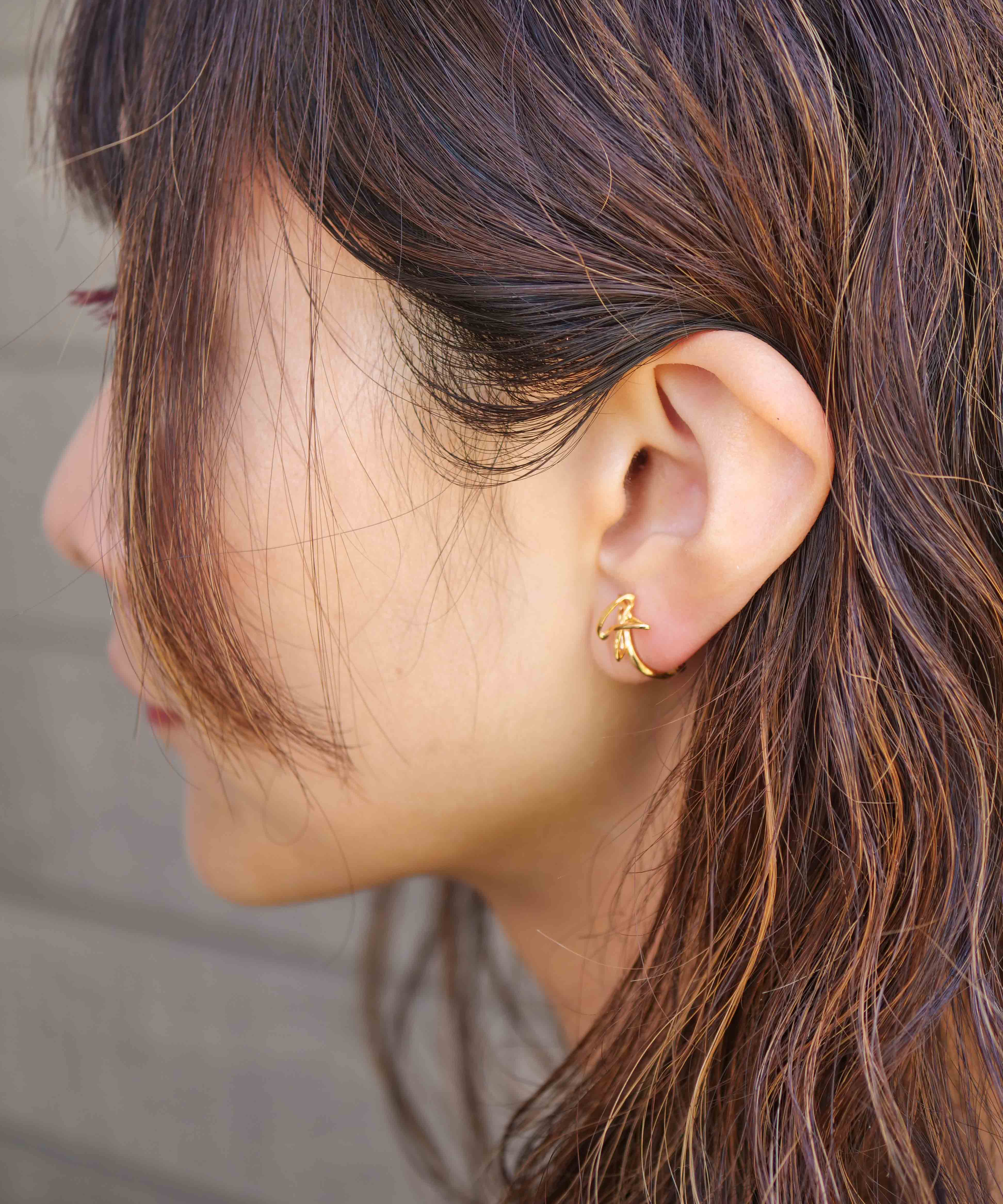 SV925 mini graffiti star earrings gold