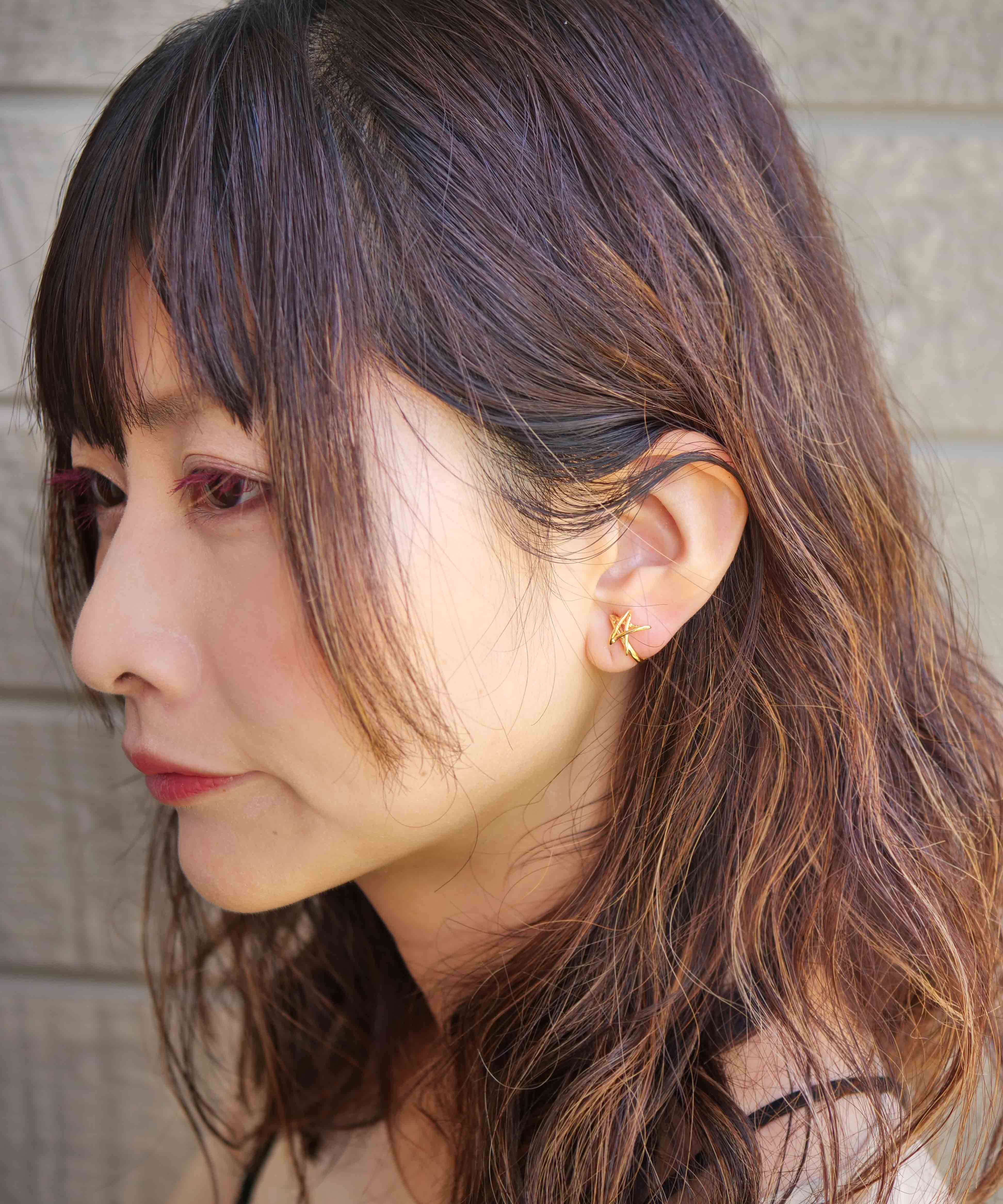 SV925 mini graffiti star earrings gold