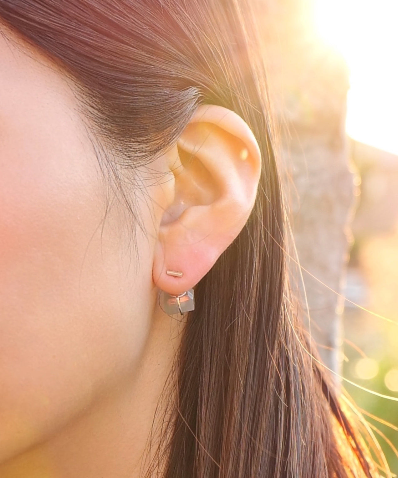 灰色月光石天然石抓耳环,一只耳朵