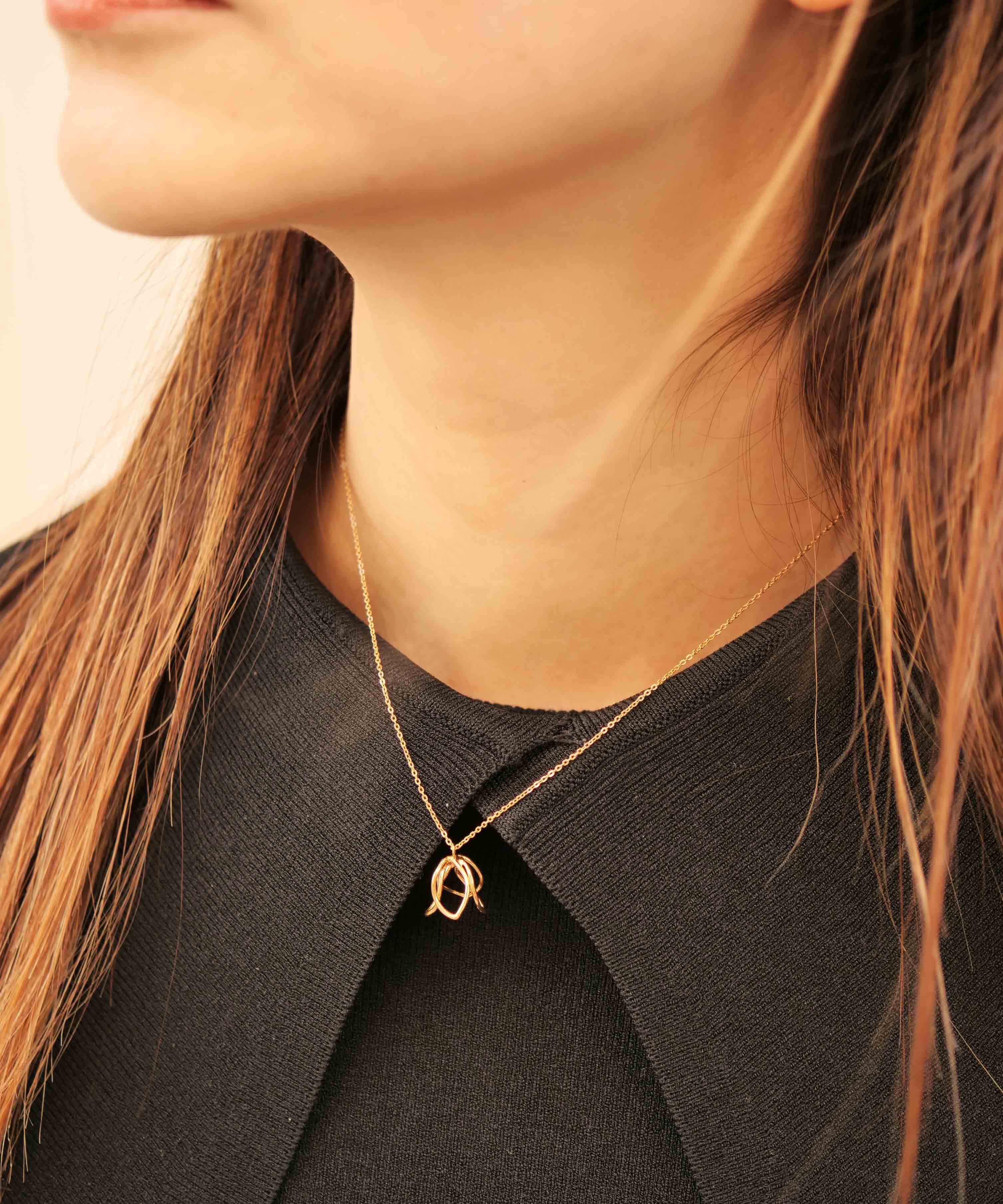 SV925 Graffiti Flower Necklace Gold