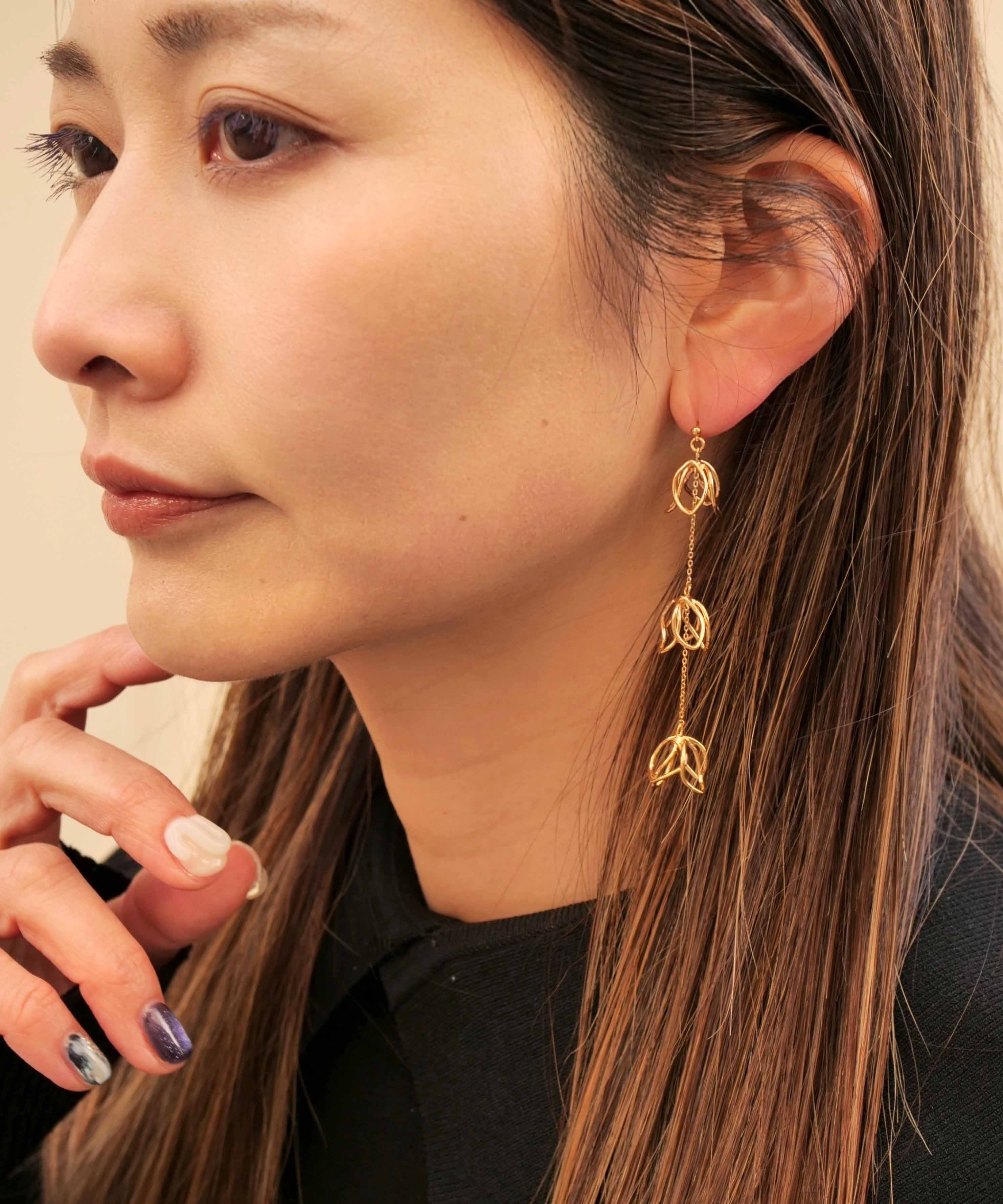 SV925 Graffiti Flower Volume Earrings Gold
