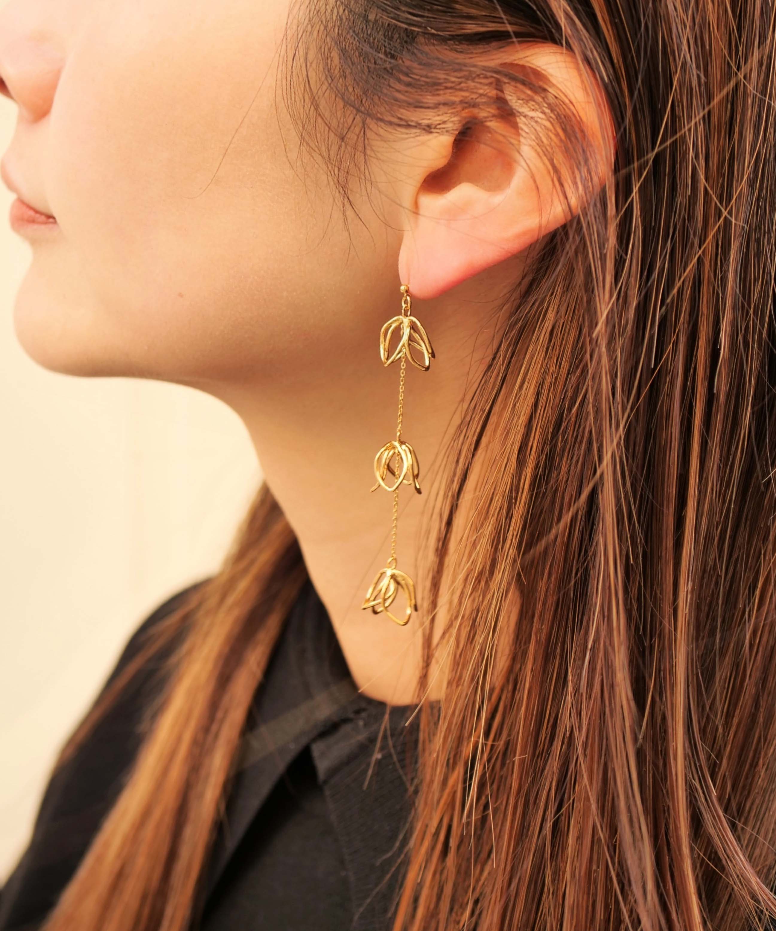 SV925 Graffiti Flower Volume Earrings Gold