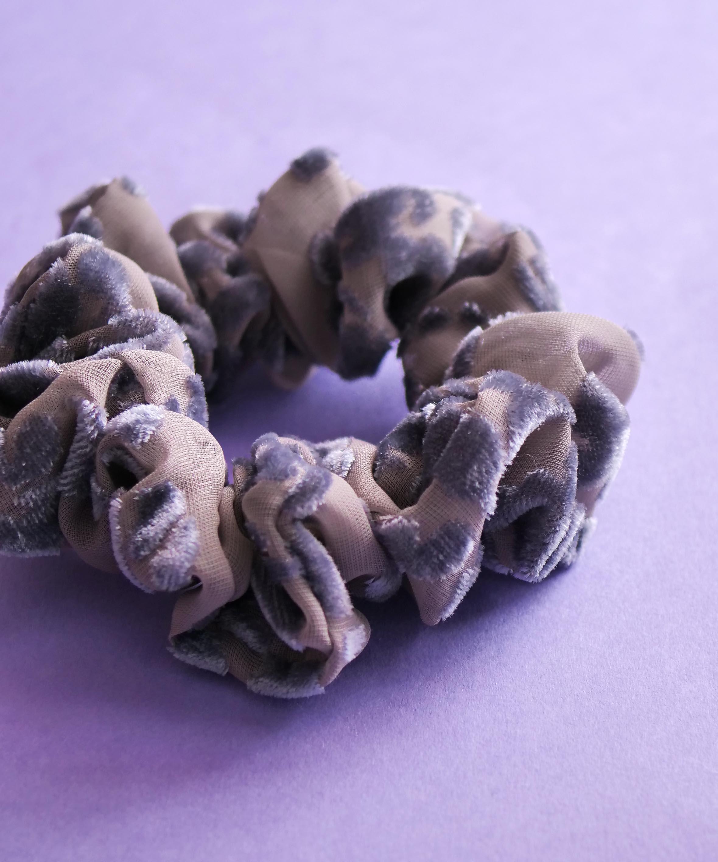 See-through velvet 2-set scrunchie