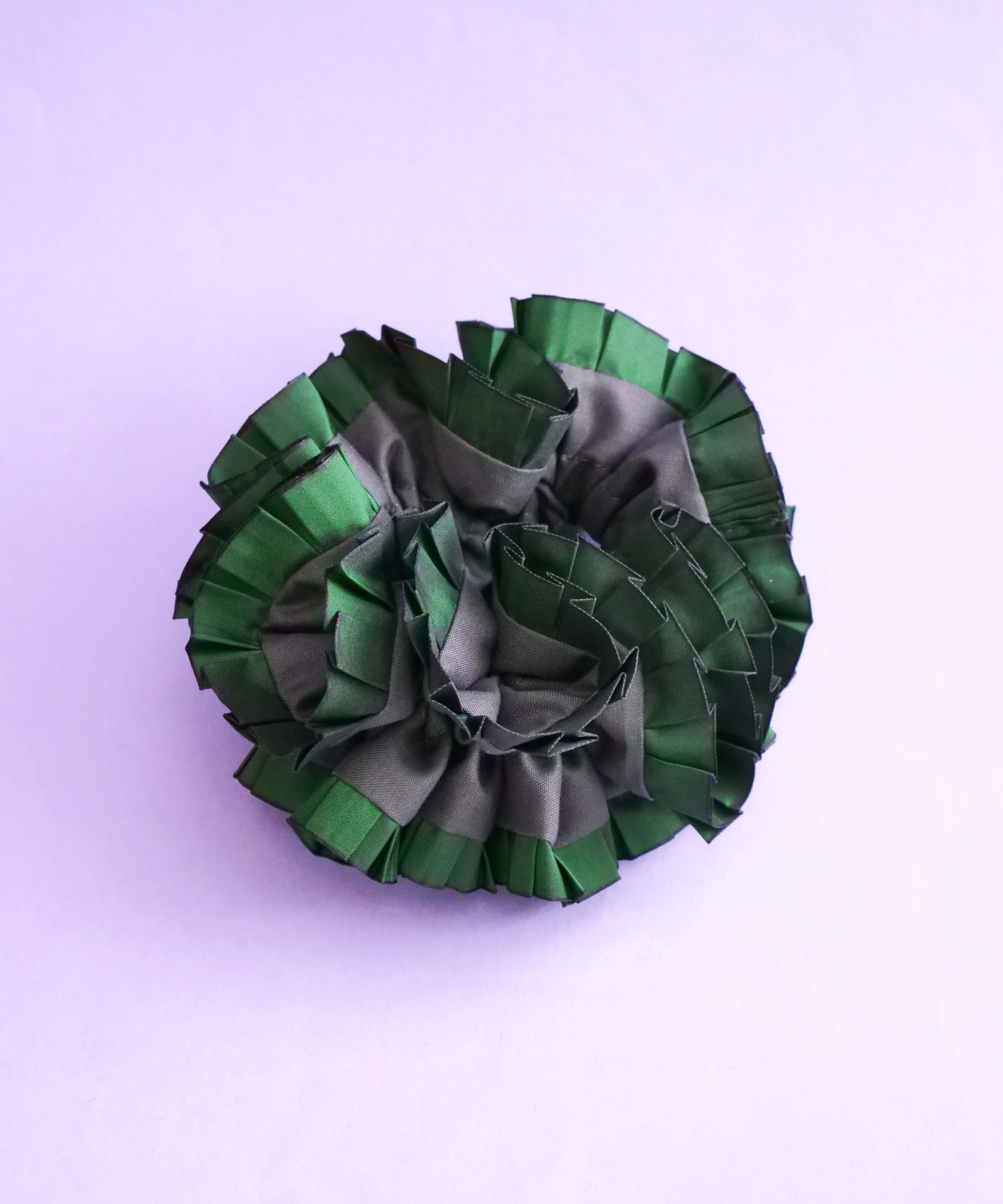 Plain Colorful Pleated Piping Scrunchie Green