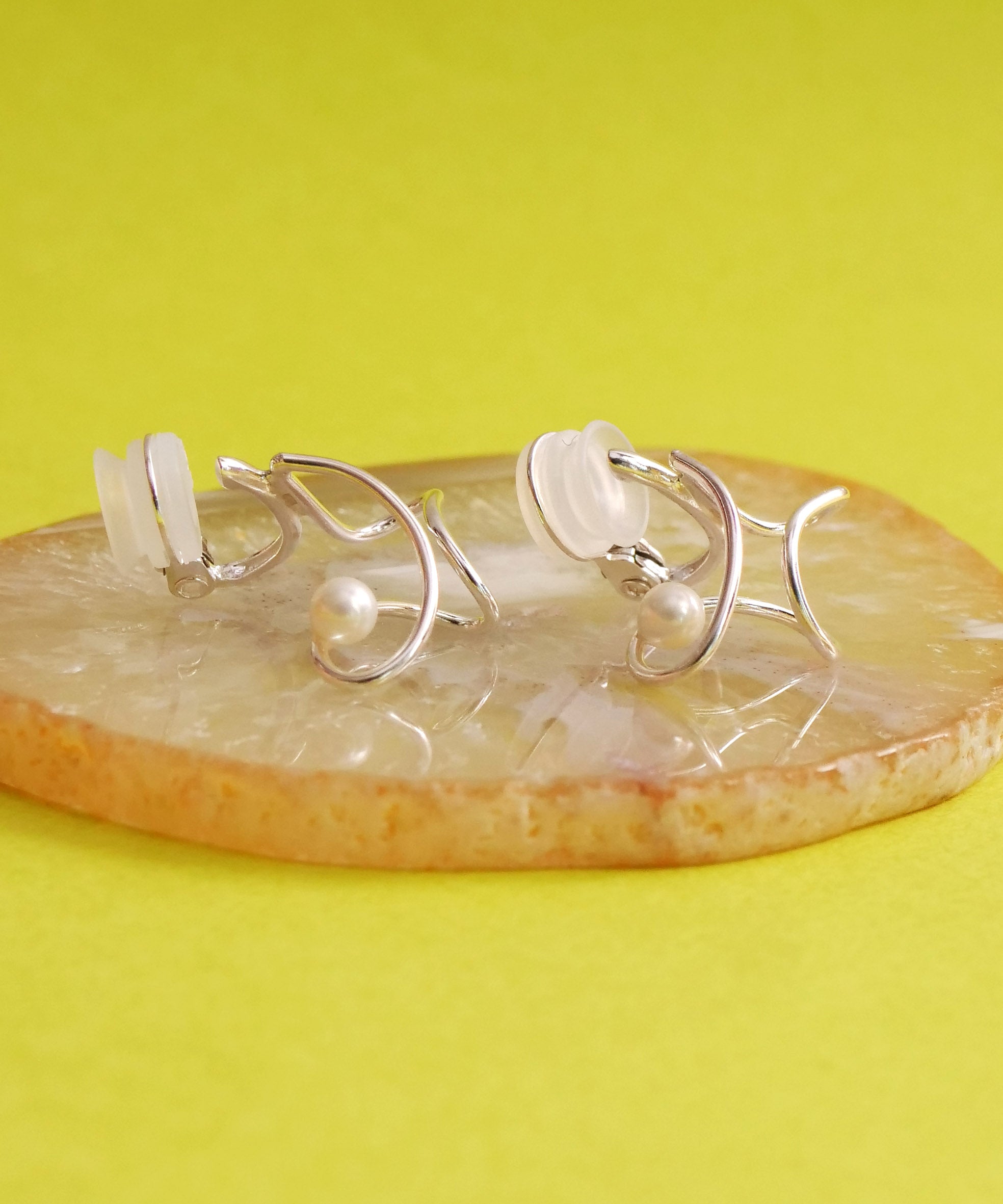SV925 Pearl Frill Scribble Suneo Hair Earrings Silver