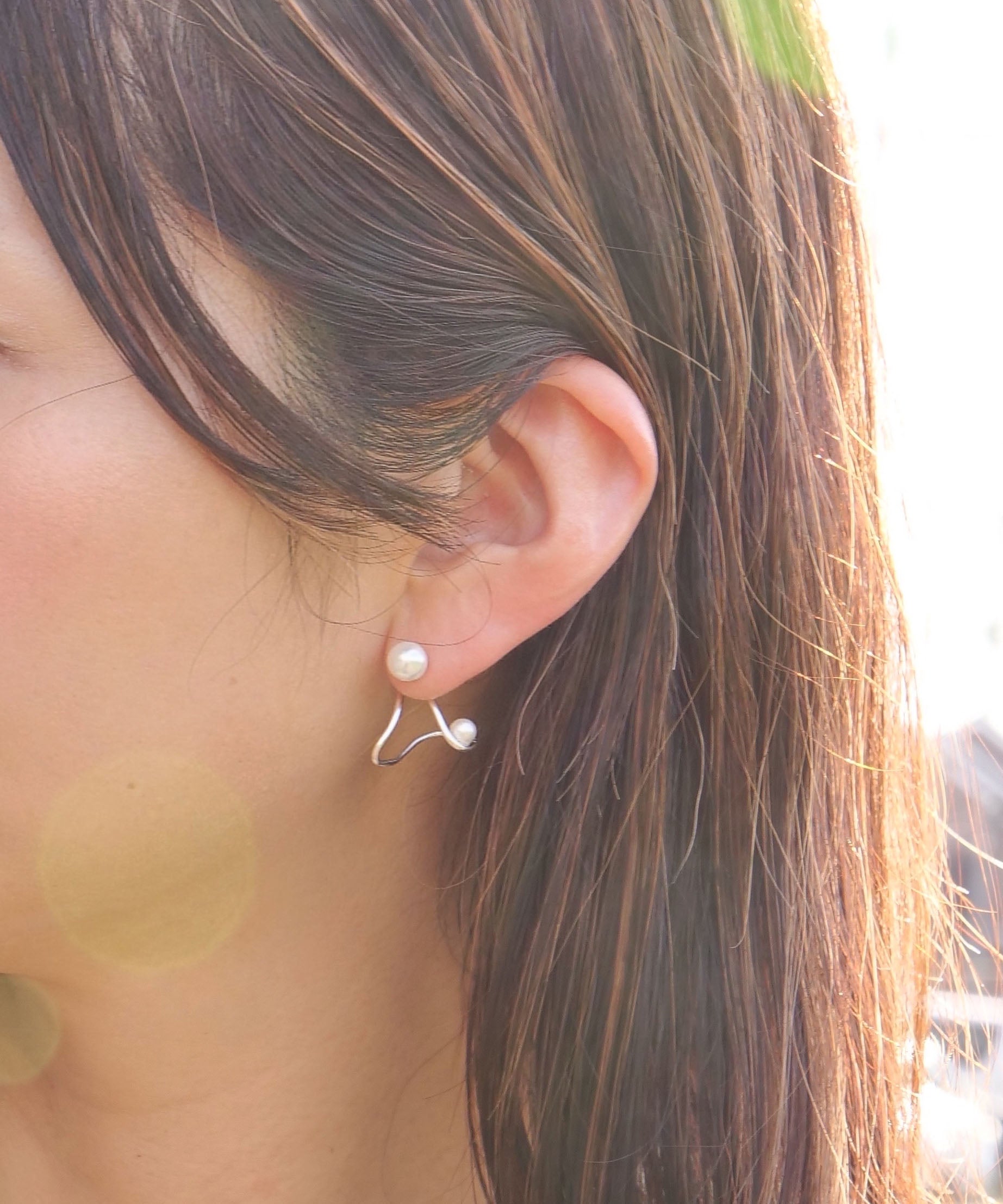 SV925 珍珠褶边涂鸦前褶耳环 银色