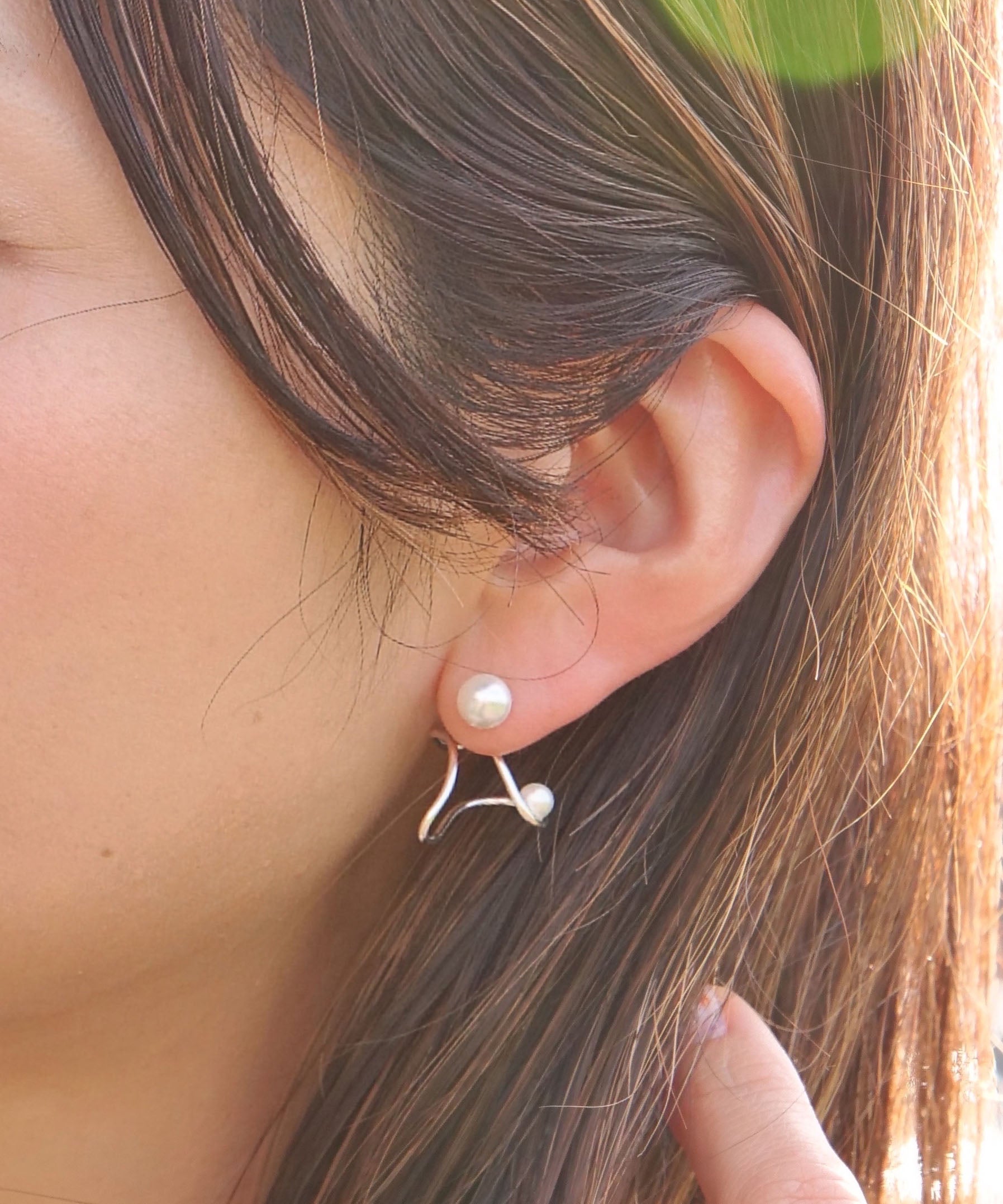 SV925 珍珠褶边涂鸦前褶耳环 银色