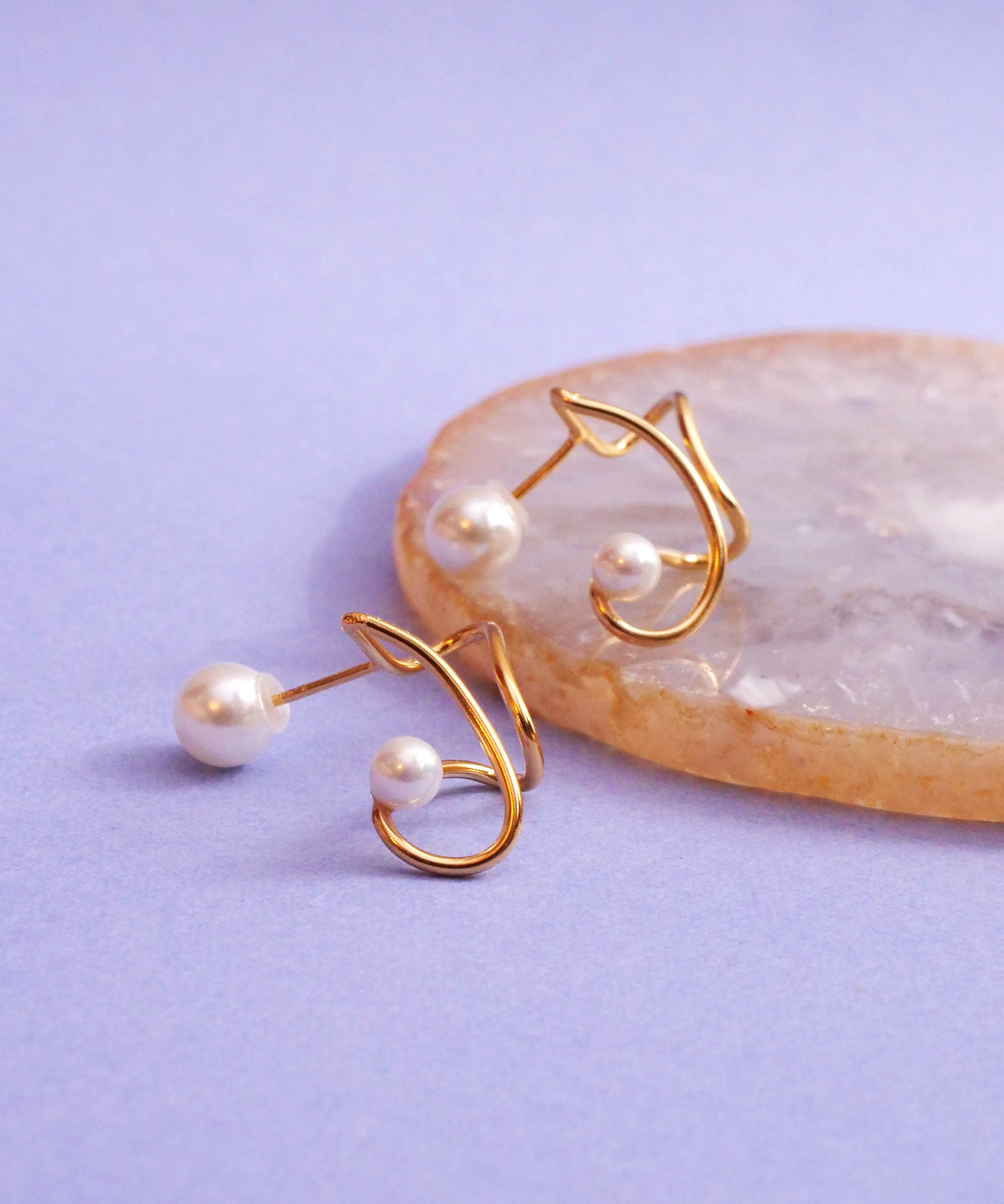 SV925 Pearl Frill Scribble Suneo Hair Earrings Gold