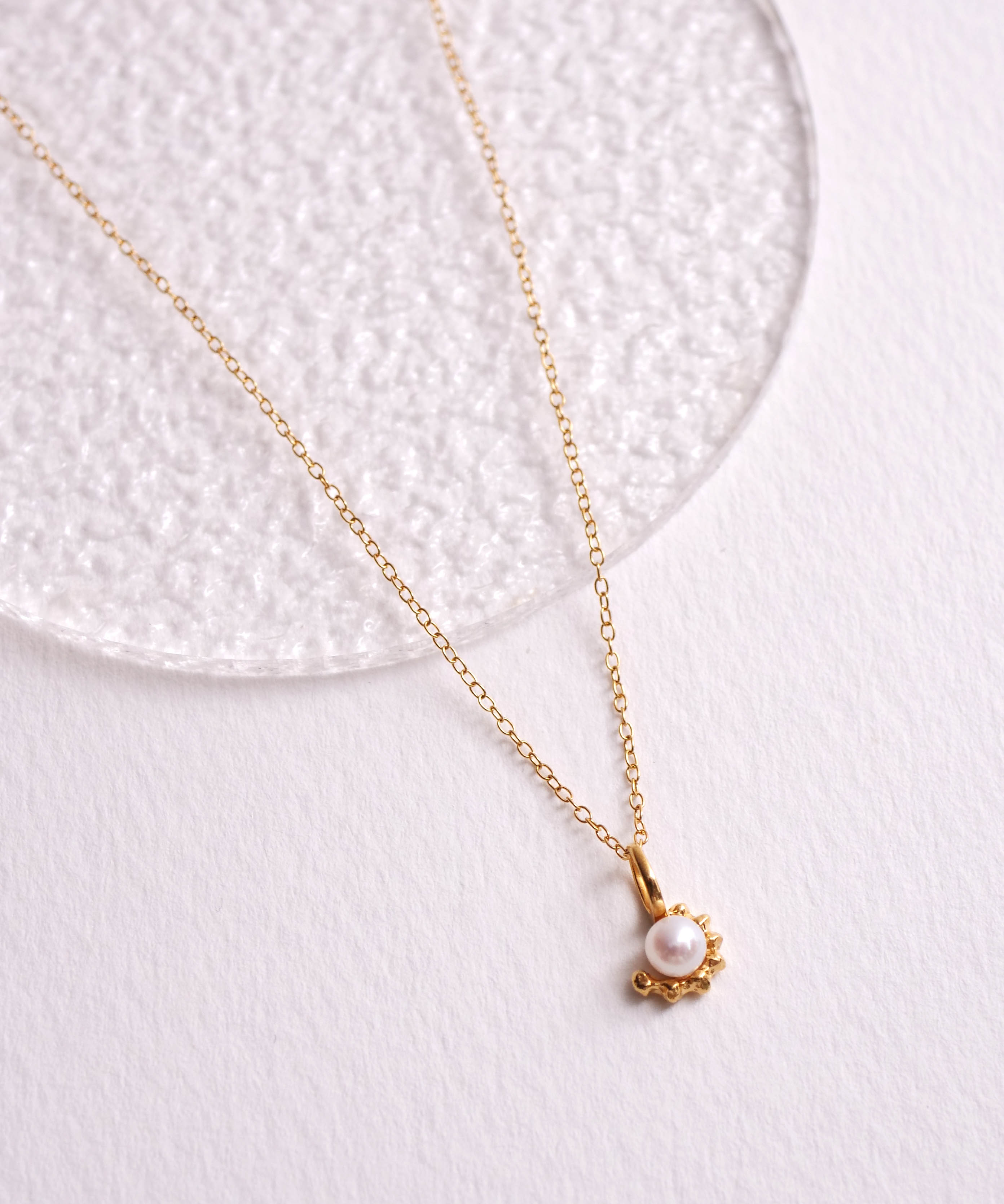 SV925 clay necklace with one pearl, gold