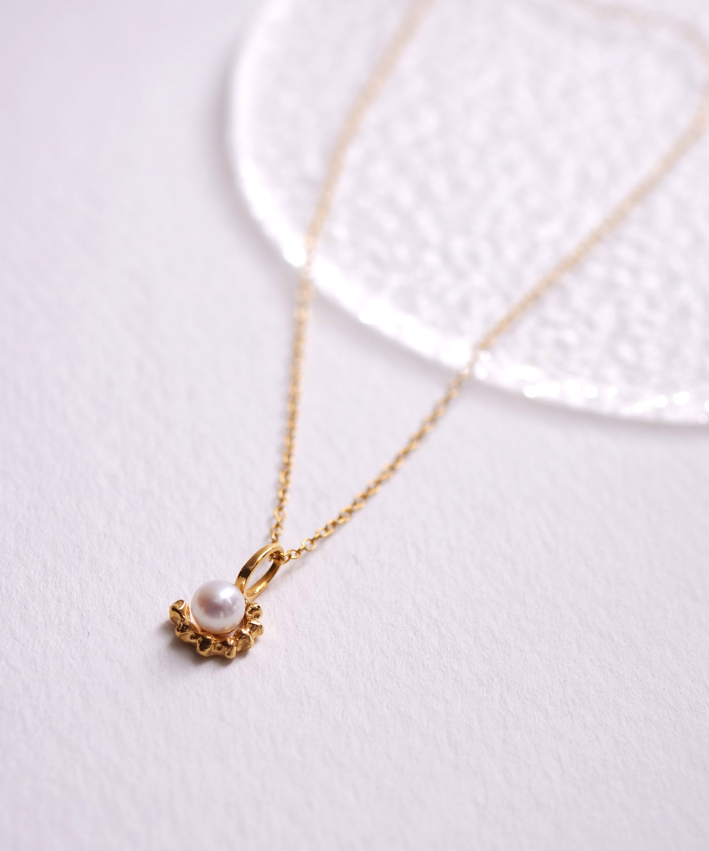 SV925 clay necklace with one pearl, gold