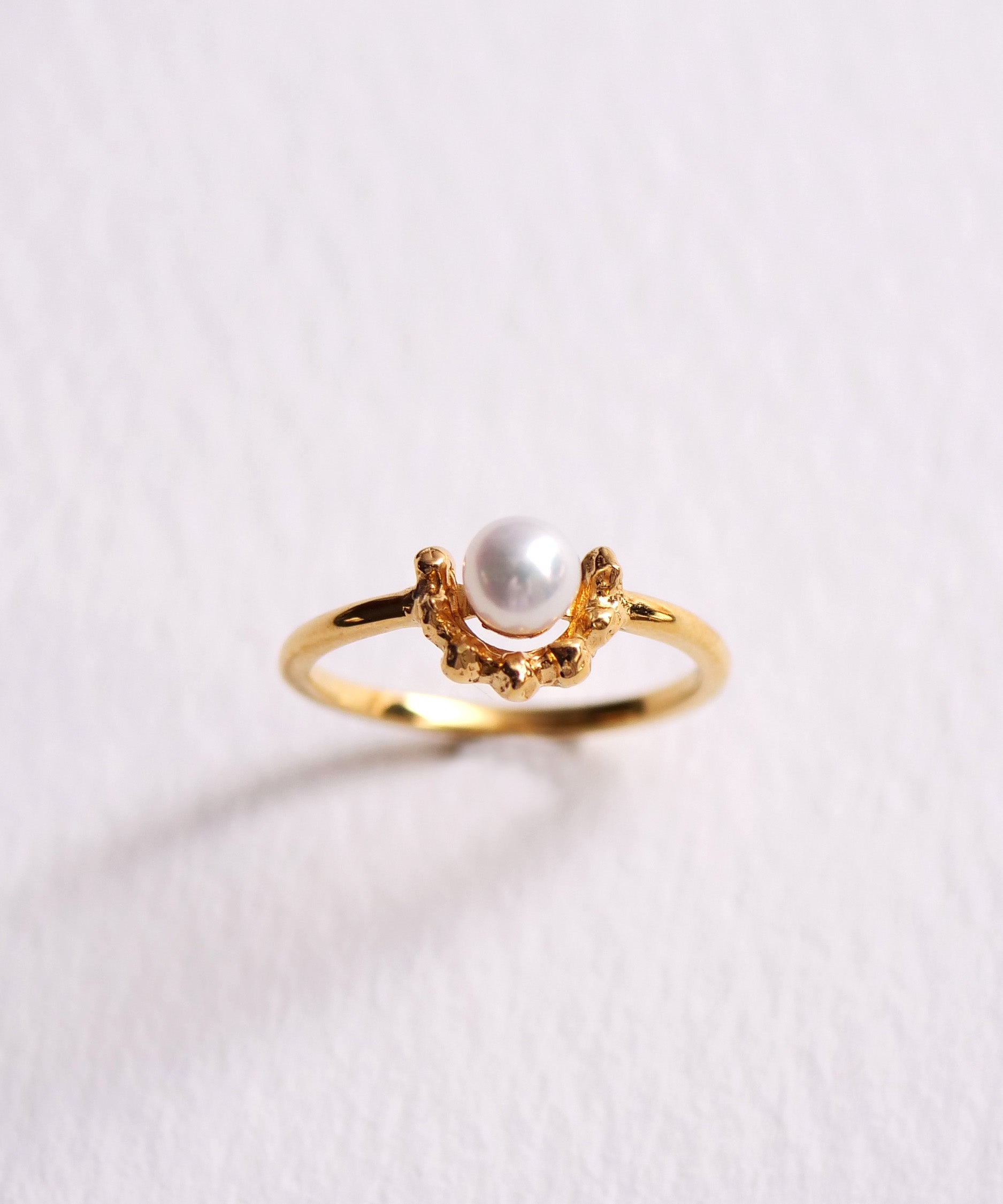 SV925 clay pinky ring with one pearl, gold