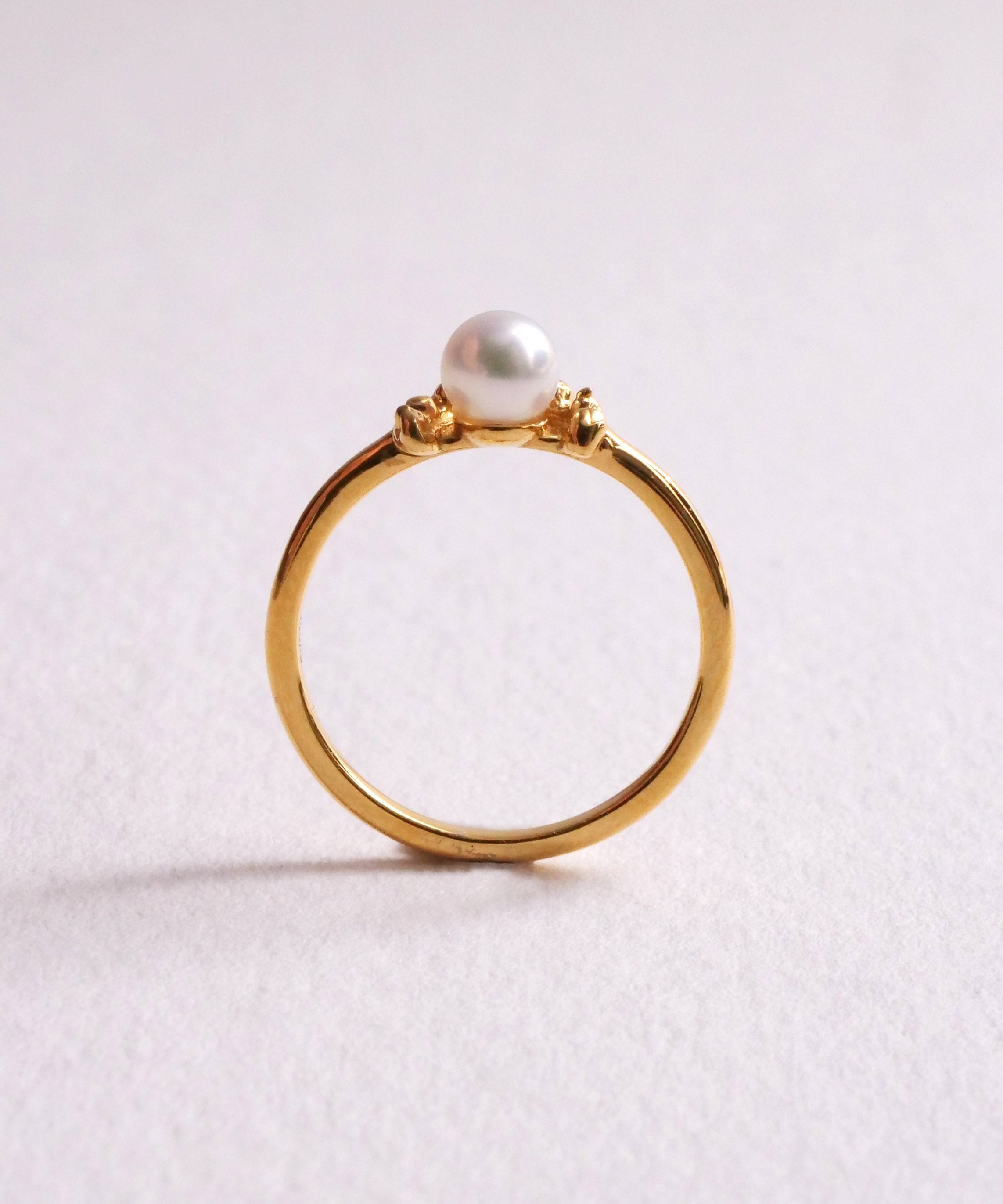 SV925 clay pinky ring with one pearl, gold