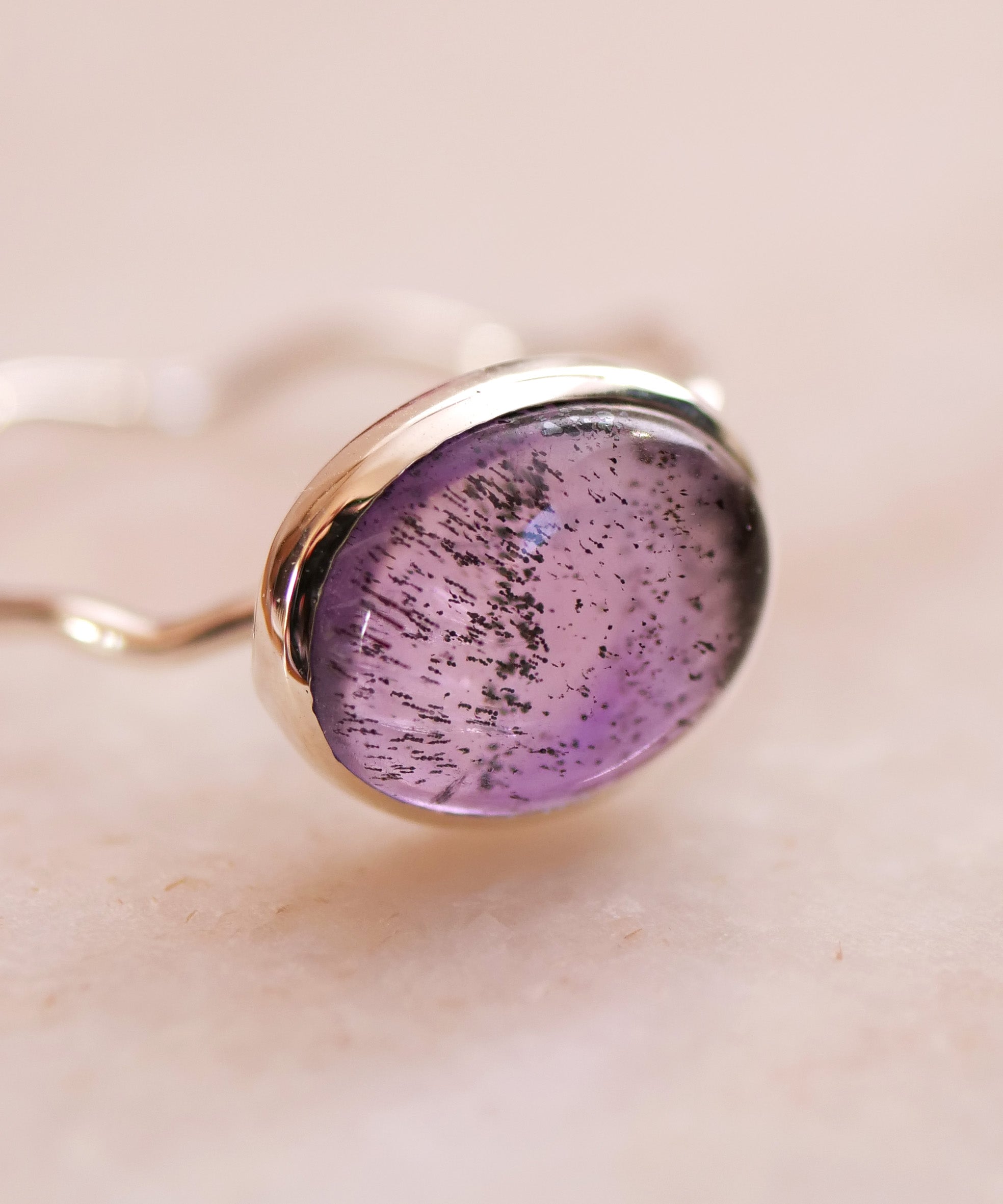 SV925 Graffiti Wave Goethite in Amethyst Ring Size 13