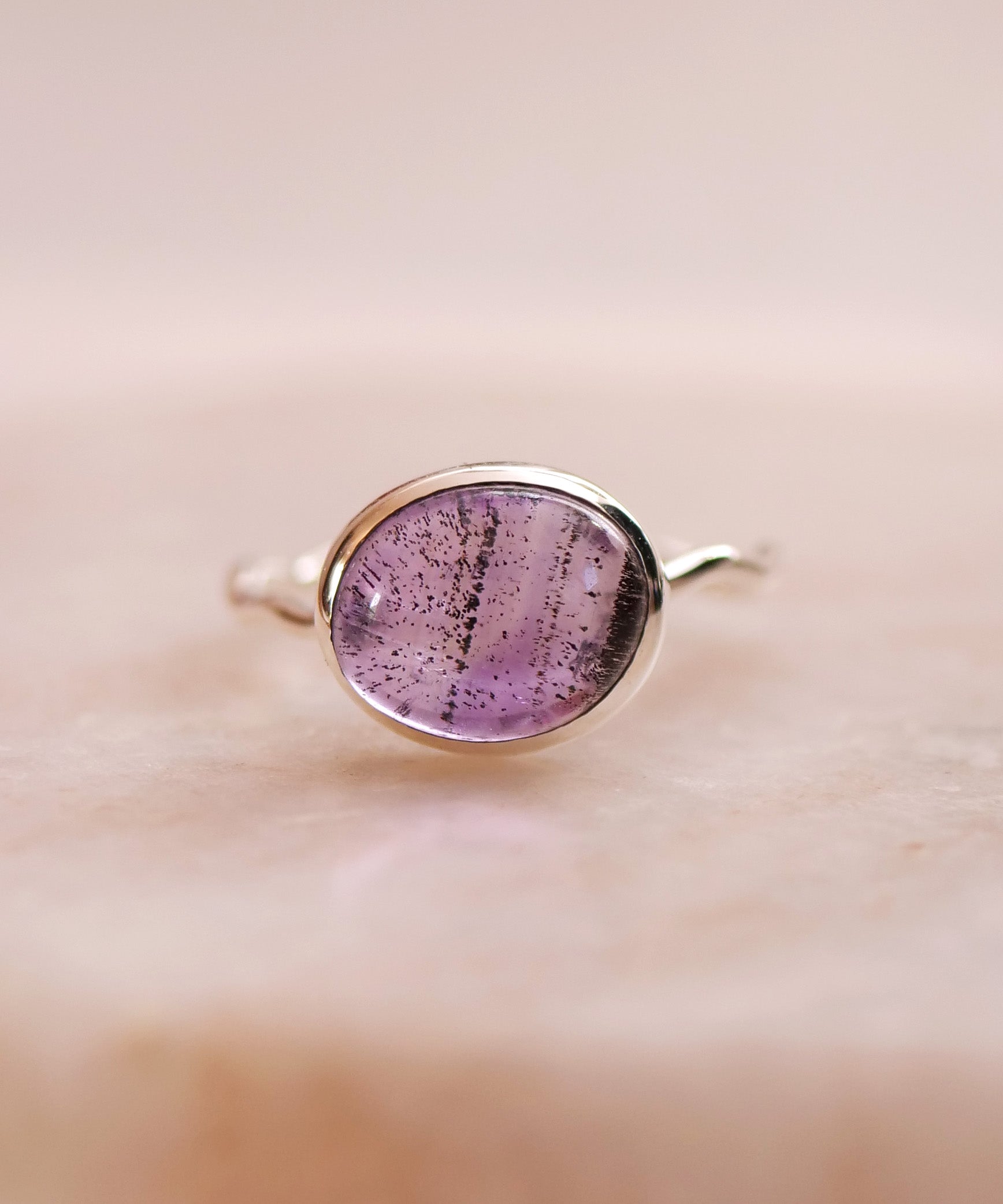 SV925 Graffiti Wave Goethite in Amethyst Ring Size 13