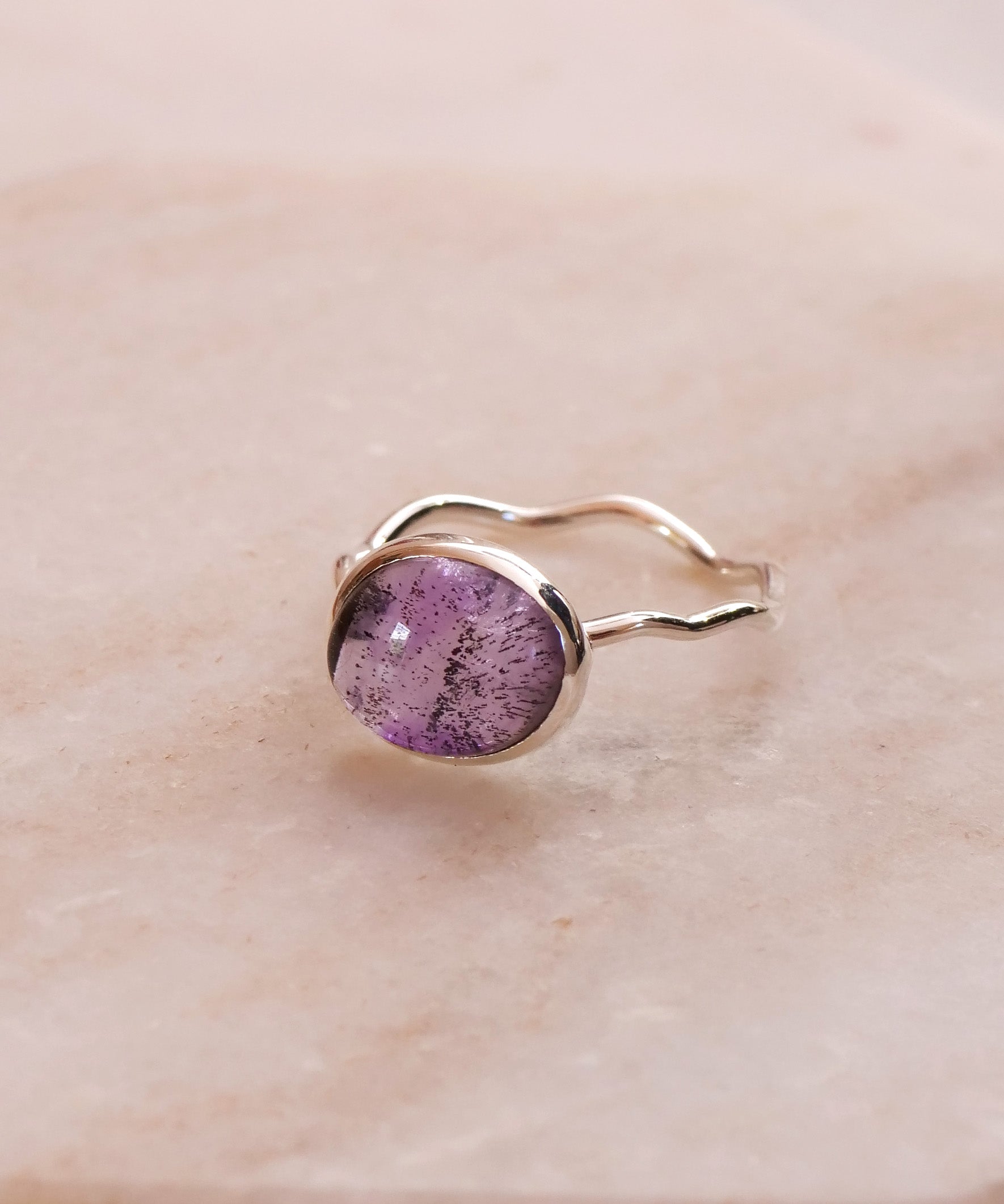 SV925 Graffiti Wave Goethite in Amethyst Ring Size 13