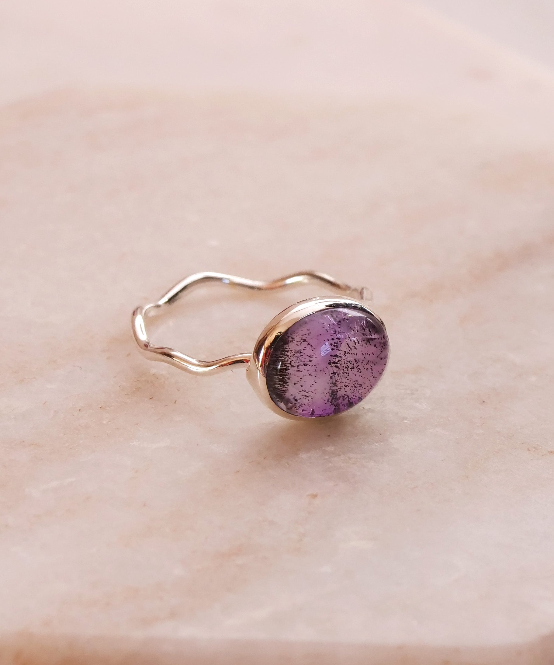 SV925 Graffiti Wave Goethite in Amethyst Ring Size 13