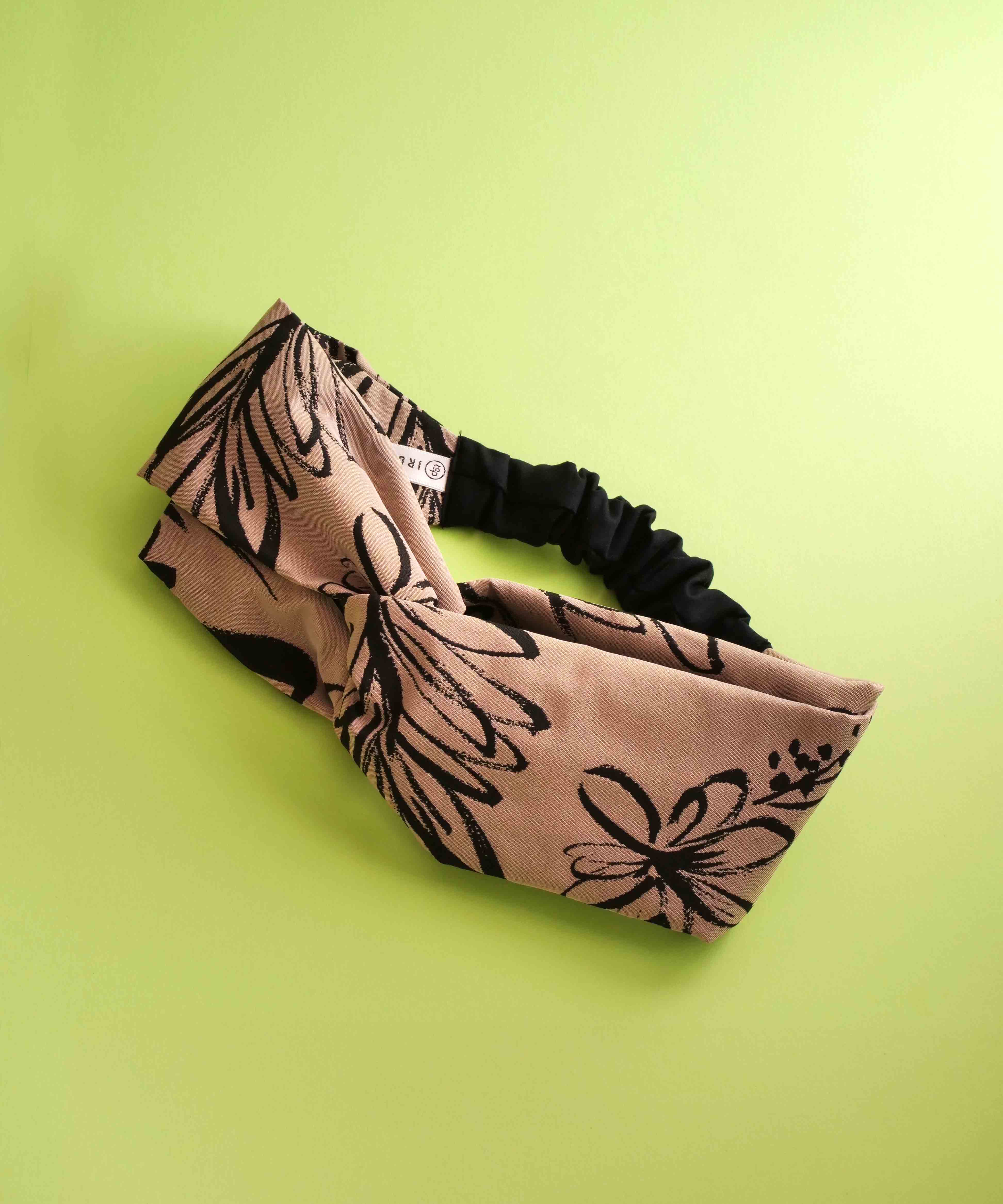 Large monochrome flower turban