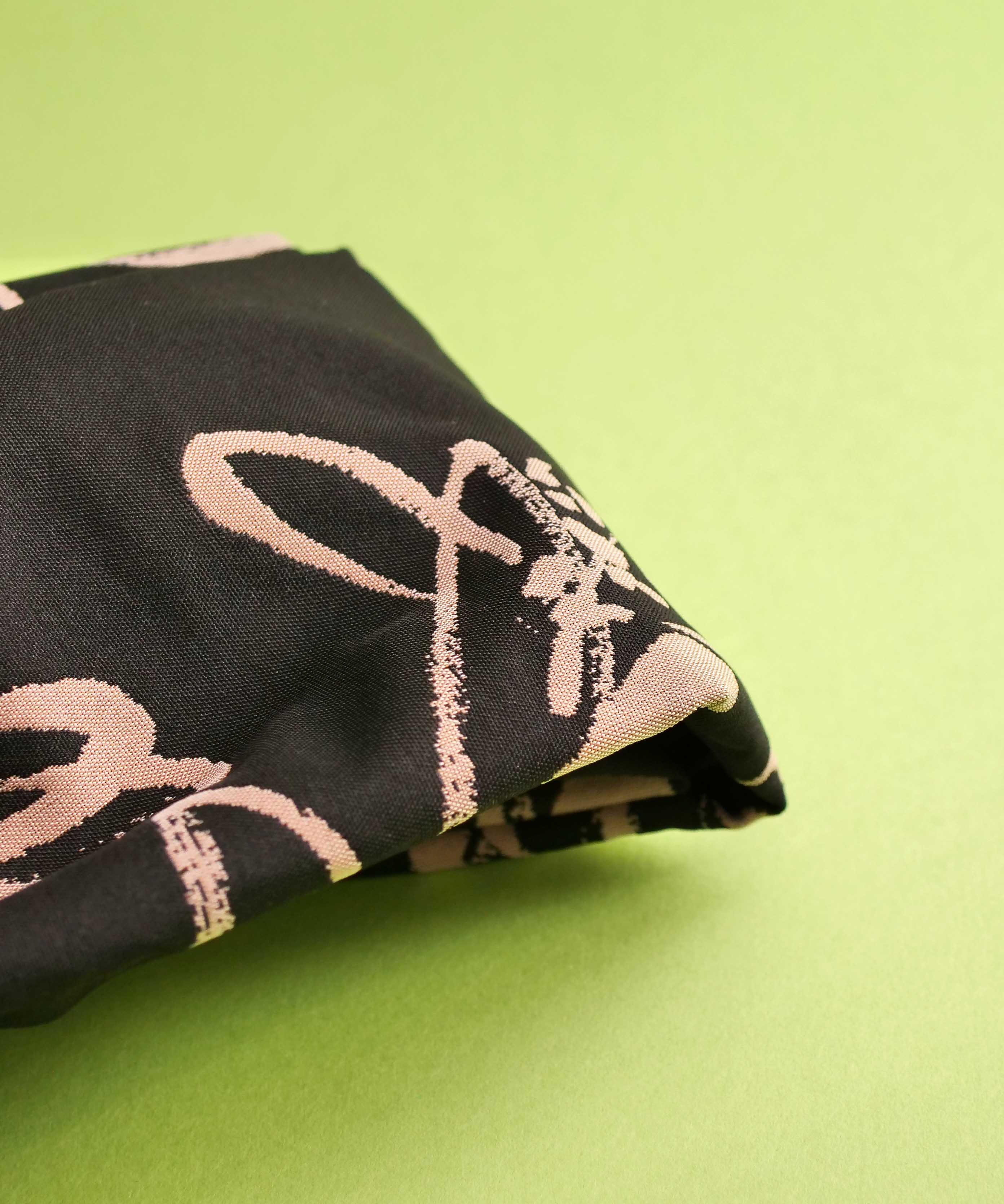 Large monochrome flower turban