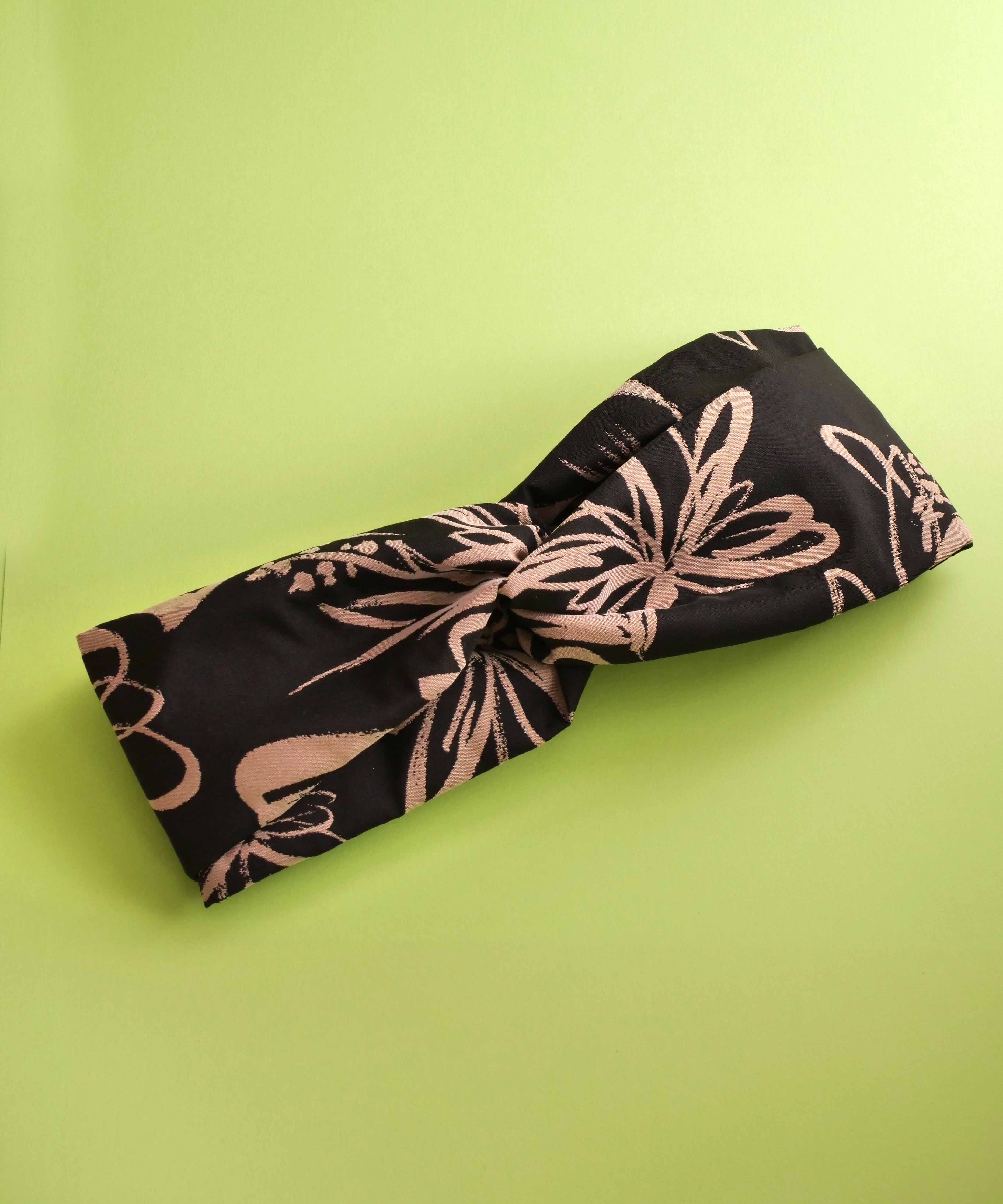Large monochrome flower turban
