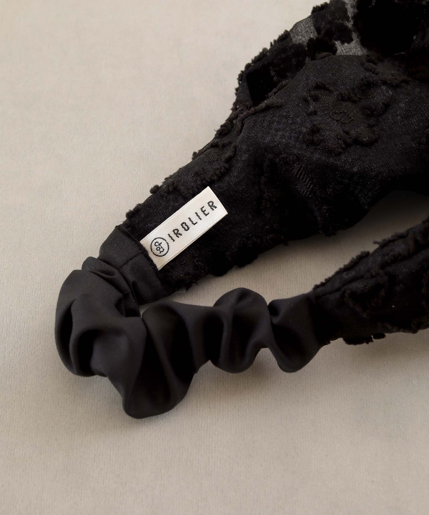 Shirred lace turban