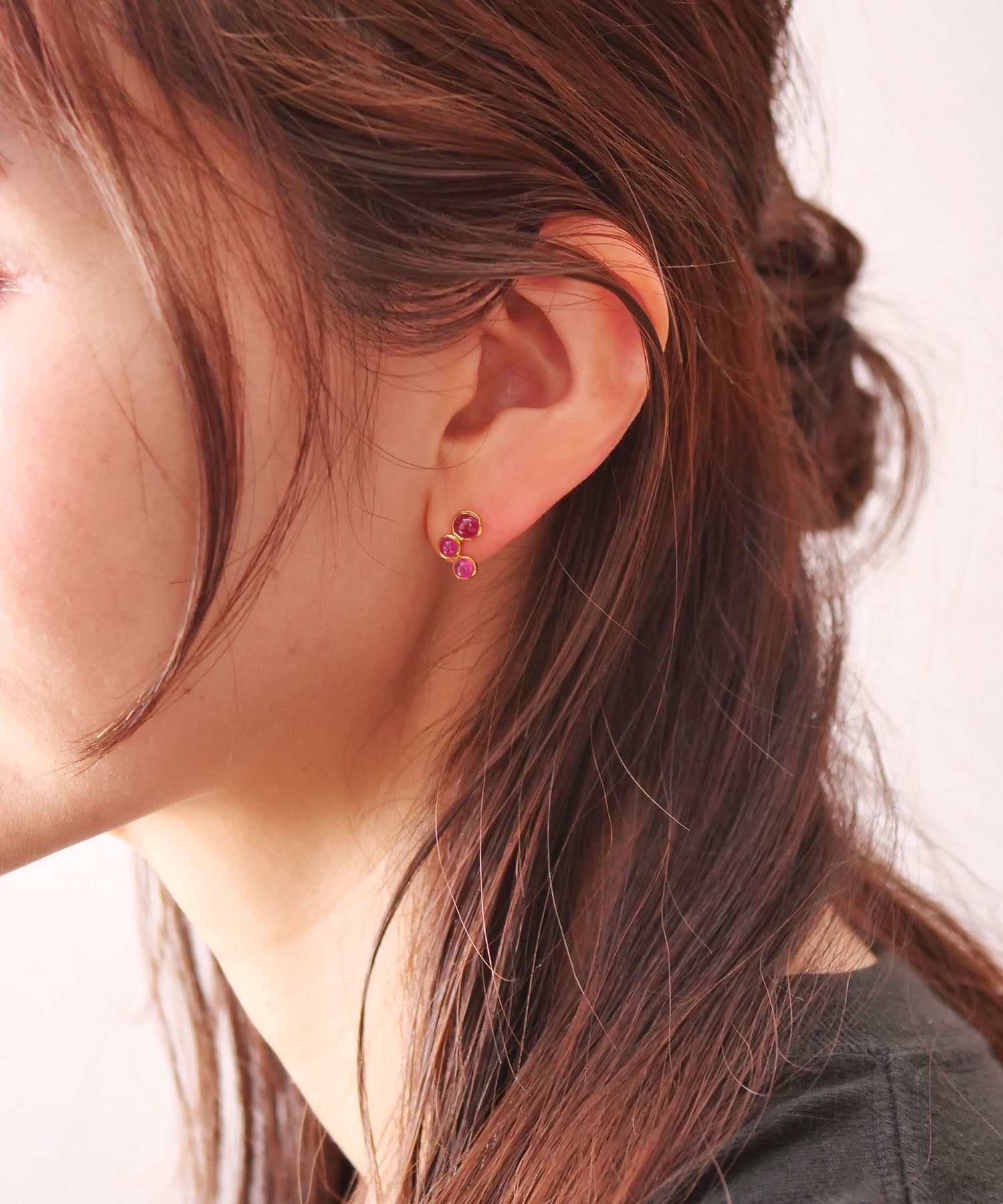 SV925シャボン玉3ストーンピアス ルビー