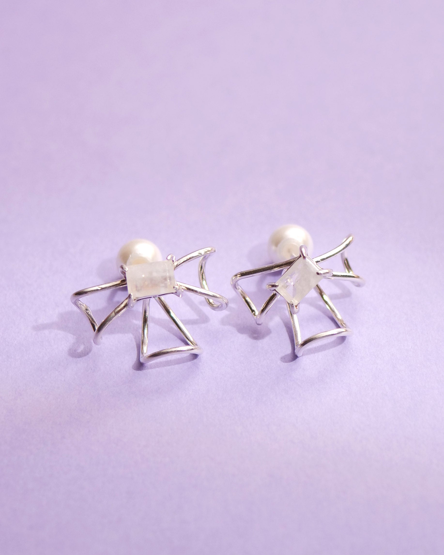 ▫︎▪︎1722025▪︎▫︎silver×天然石ピアス/aaacccu SV925ラクガキフラワー天然石付きピアス シルバー×ムーンストーン