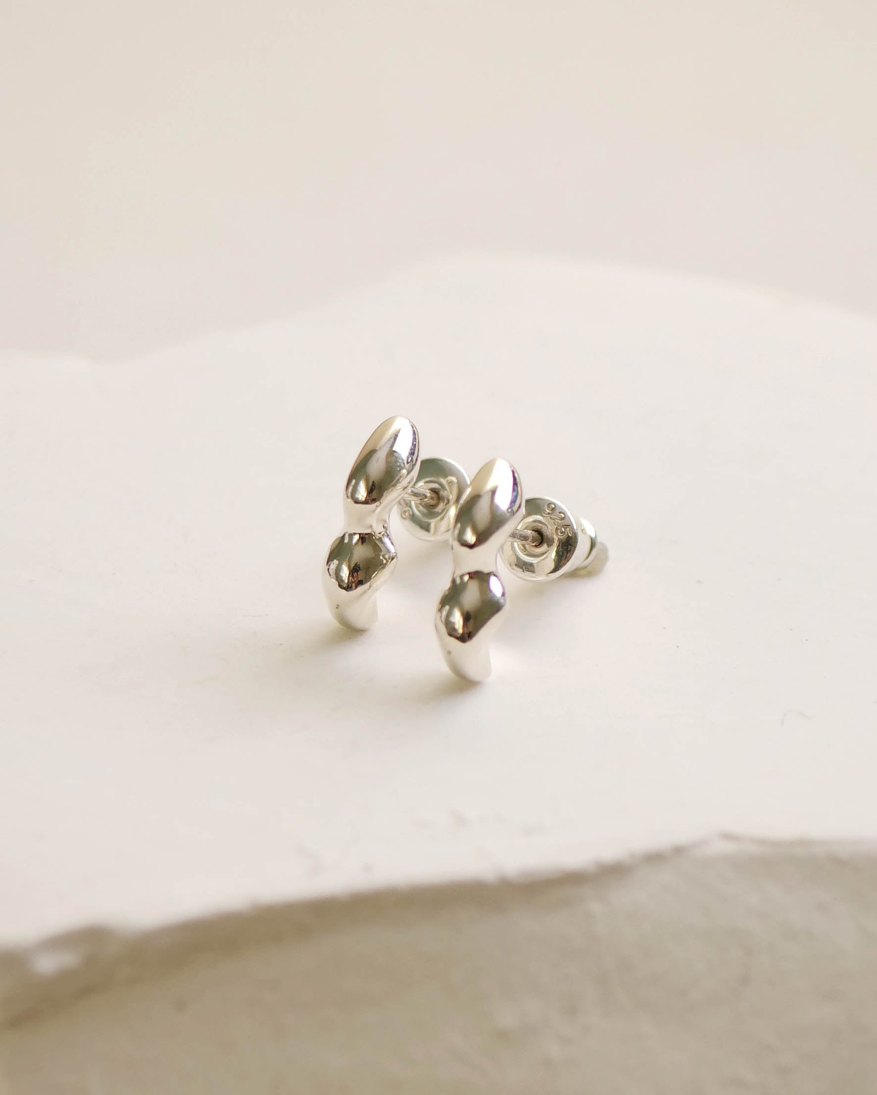 SV925自由なおねんどピアス　シルバー